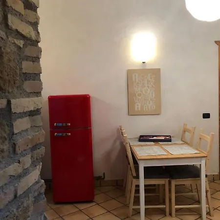 Bombetta House
