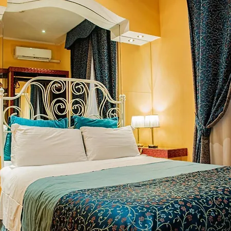 Canova Hotel 3*