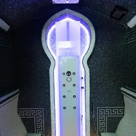 Erossuite ゲストハウス 2*