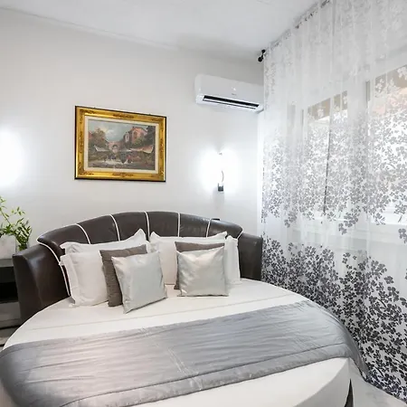 Gregorio Vii Luxury San Damaso Hotel 2*