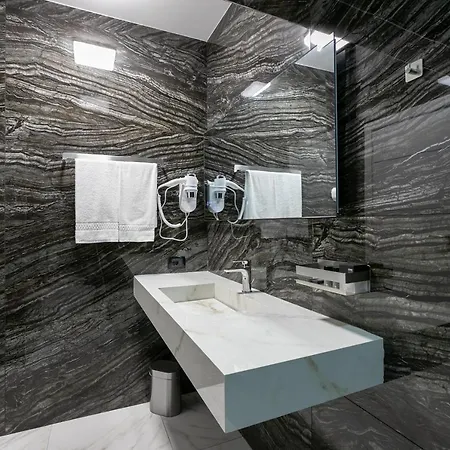Gregorio Vii Luxury San Damaso Hotel 2*