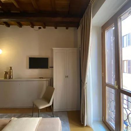 Condotti 2* Rom