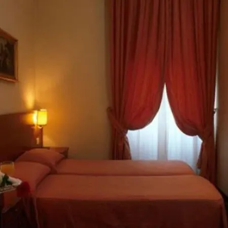 Hotel Astoria Garden 3*