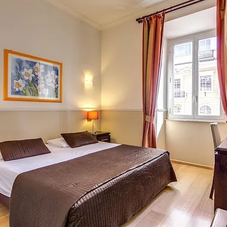 Everest Hotel 2*