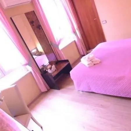 Hotel Capri 2*