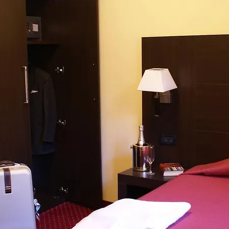 Hotel Versailles