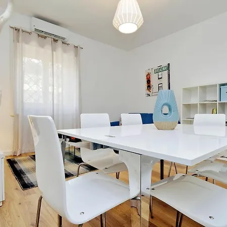 Magliana Apartment *