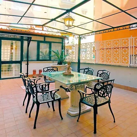 Vatican Luxury With Terrace - 7 People Appartement
