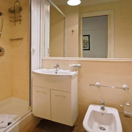 Vatican Luxury With Terrace - 7 People Appartement *