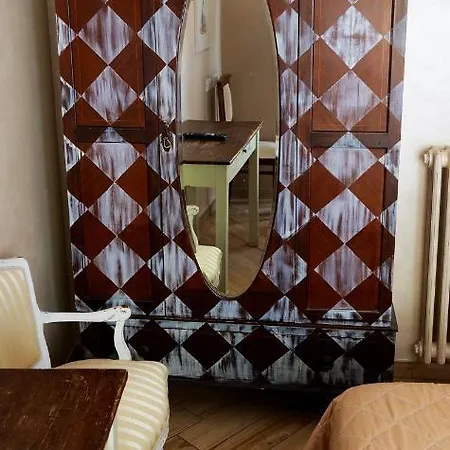 Deco's Place Teodora Apartment *