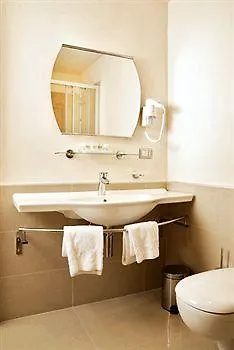 Regal Park 4*