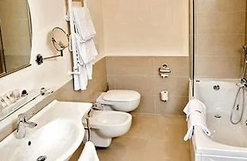 Regal Park Hotel
