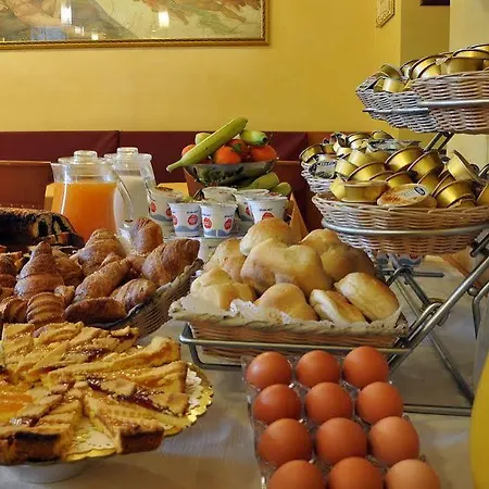 Lirico Hotel 3*