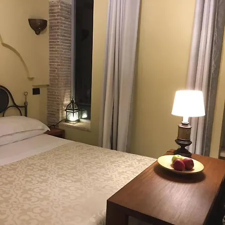 Hotell Palm Gallery Garden House