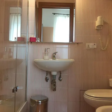 Luna Rossa Bed & Breakfast Rome