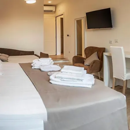 Flat 285 La Penzion