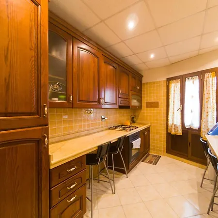 Cleopatra Guest house 3*