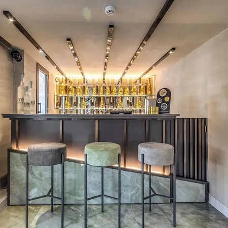 77 Seventy-seven - Maison D'art Collection 4*