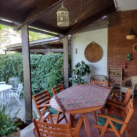 On The Edge Of Town Villa Rom