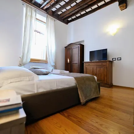 Apartahotel Campo De Fiori Relais