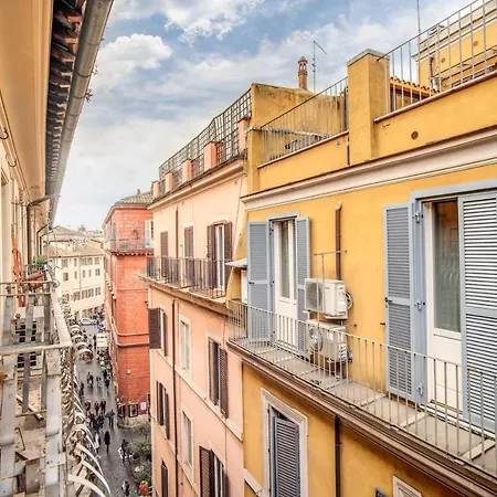 Italianflat- Fontana Di Trevi Апартаменты *