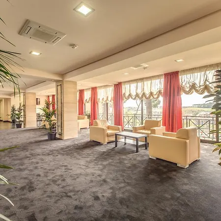 Regal Park 4*