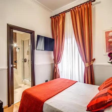 Everest Hotel