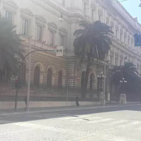 Casa de hóspedes Monti First
