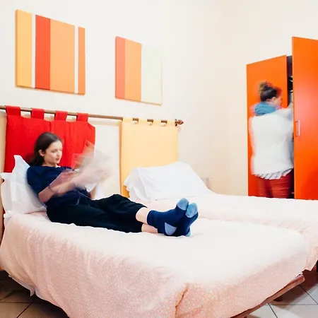 The Beehive Albergue Roma