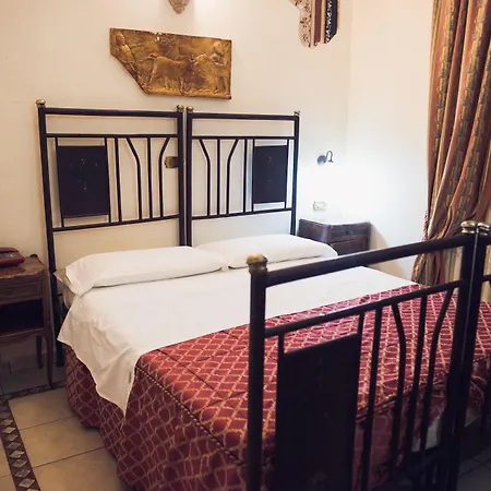 Robinson Hotel 2*