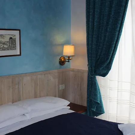 Hotel Pyramid 3*