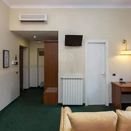 Astoria Garden 3*