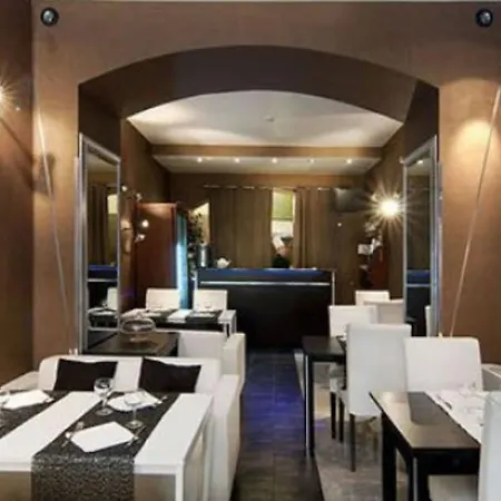 Royal Palace Luxury Hotel 4*