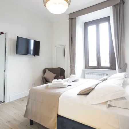 Penzion Flat 285 La 3*