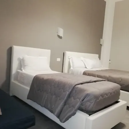 Pensión Garden's Elide 2*