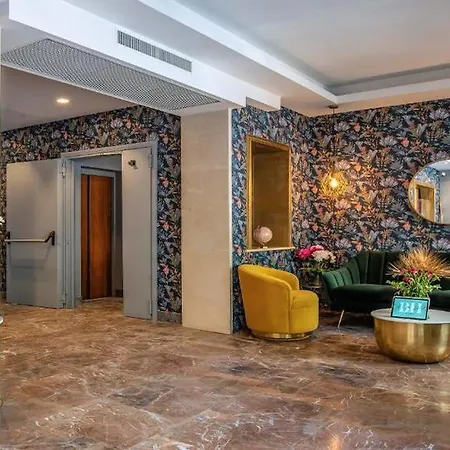 Hotel Bloom 3*