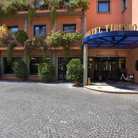 Grand Tiberio Hotel