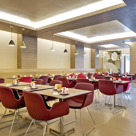 Mercure Centro Colosseo Hotel 4*