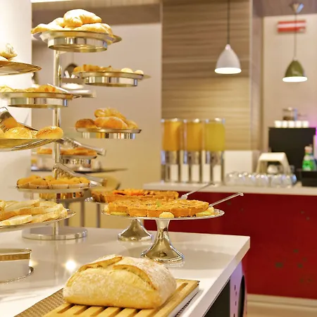 Hotel Mercure Centro Colosseo 4*