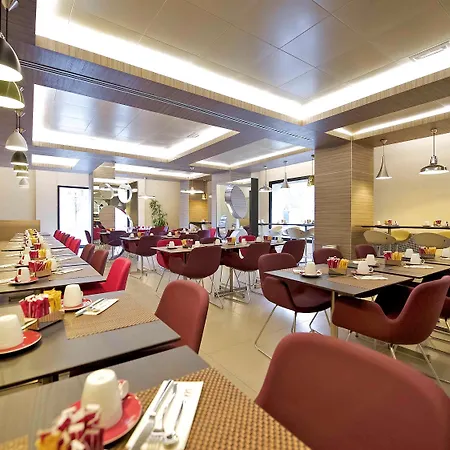Hotel Mercure Centro Colosseo 4*