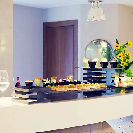 Hotel Mercure Centro Colosseo 4*