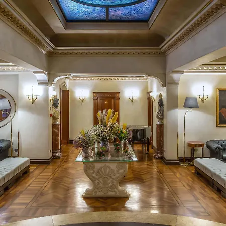 River Palace 4*