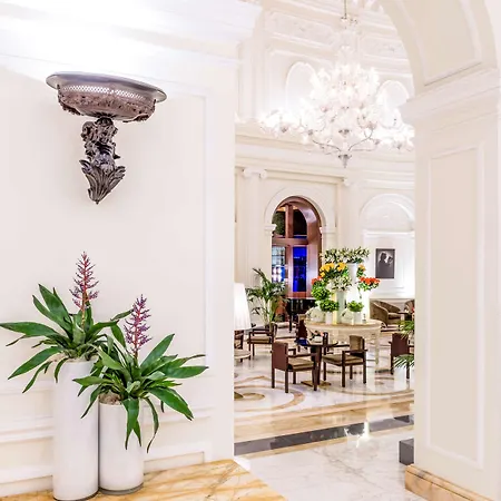 Anantara Palazzo Naiadi Hotel
