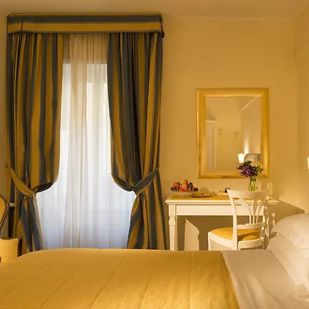 Hotel Napoleon 4*