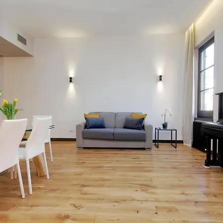 Eve Monti Penthouse Apartment *