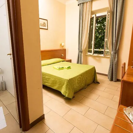 Cesar Palace Pensión Roma