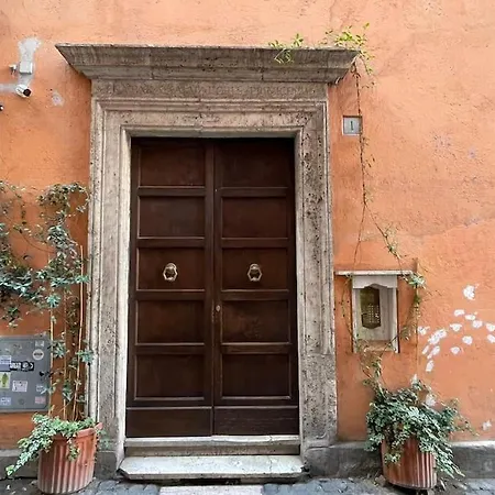 Vicolo San Trifone By Hili Daire Roma