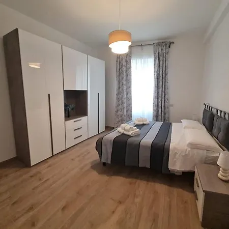Domus Lidia - Non Fumatori Apartment *