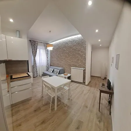Domus Lidia - Non Fumatori Apartment