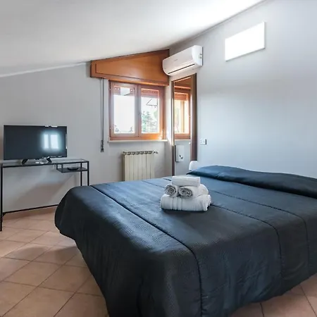 Travelershome Ciampino&Morena Guesthouse *